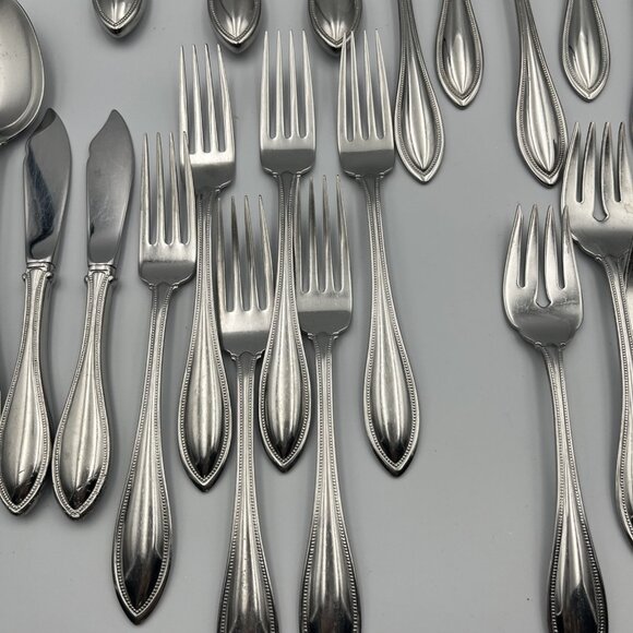 Oneida American Harmony Flatware Set For 6 Plus 4 Serving 34 Pieces In Total - Picture 2 of 8
